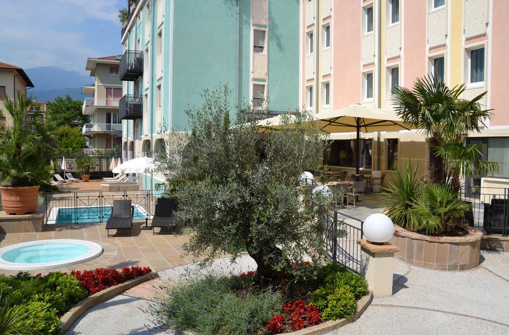 Hotel Leon D'Oro Роверето Экстерьер фото