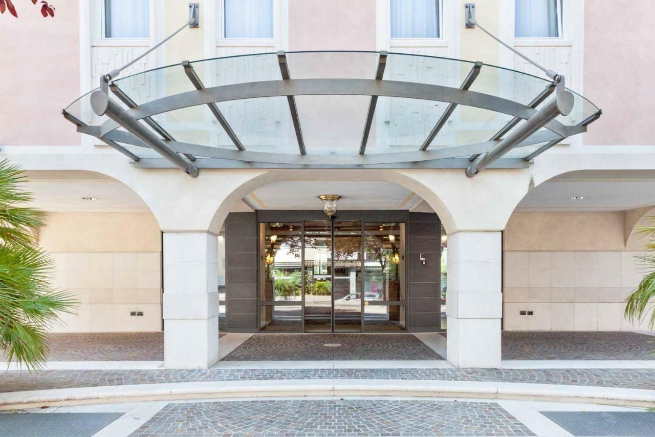 Hotel Leon D'Oro Роверето Экстерьер фото