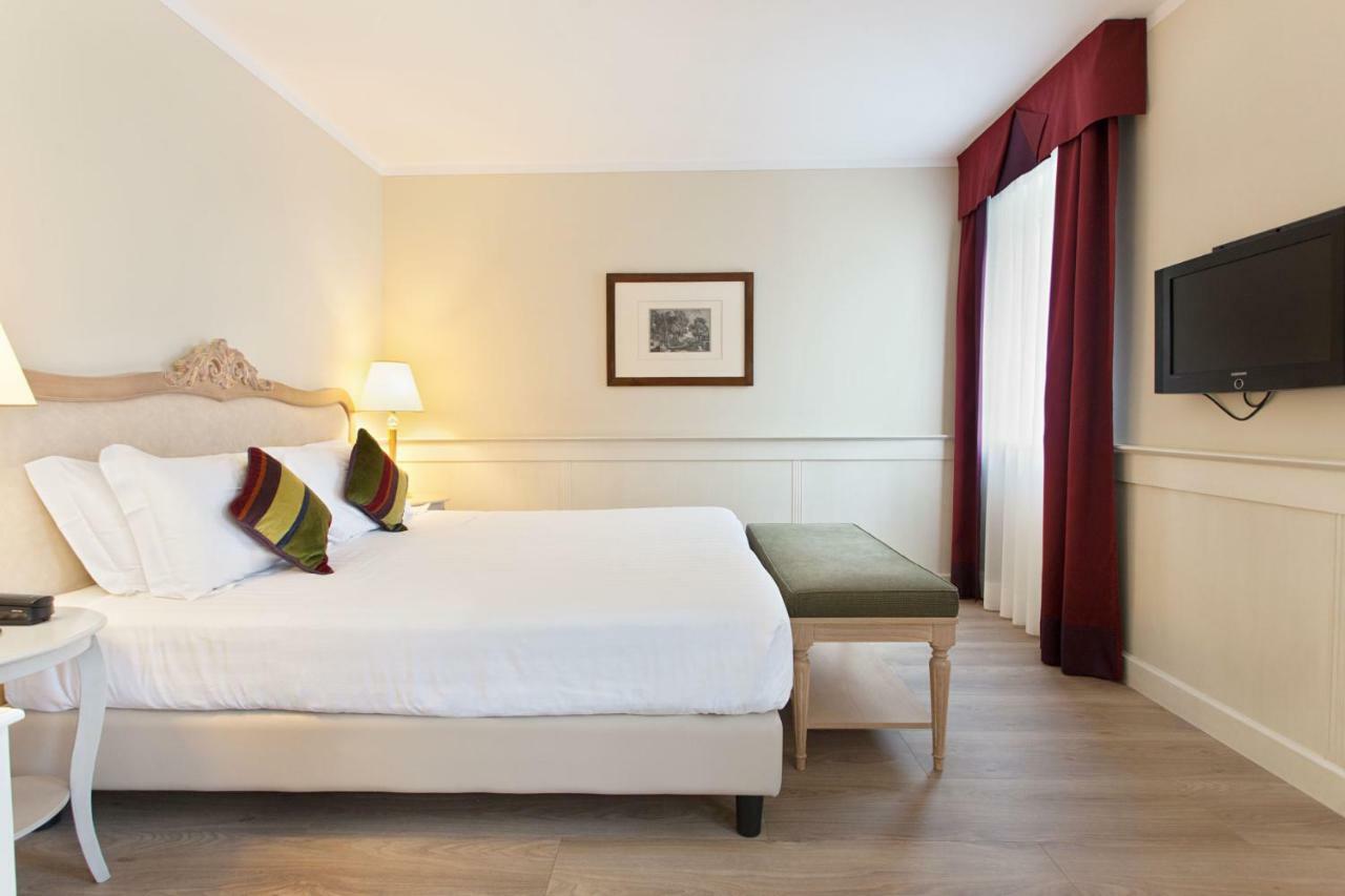 Hotel Leon D'Oro Роверето Экстерьер фото