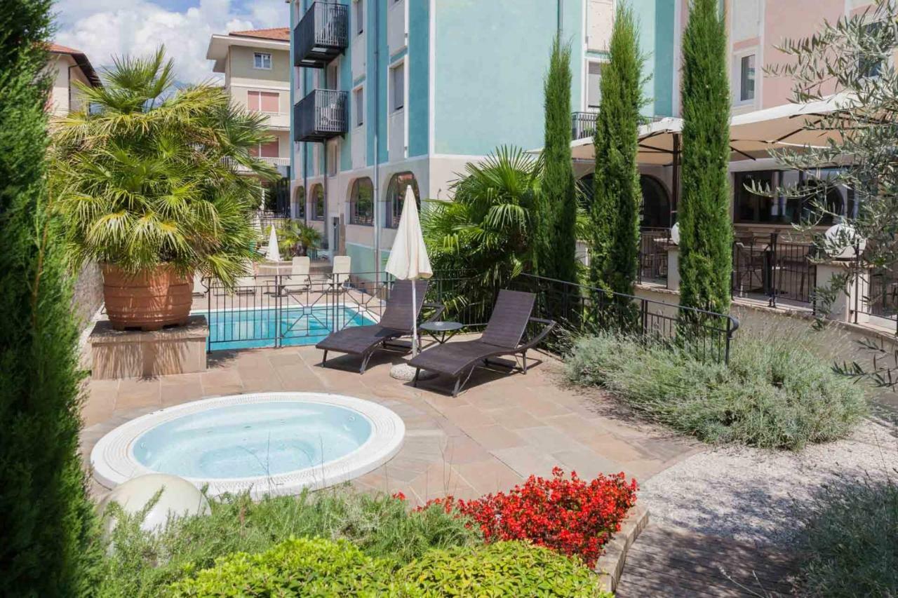 Hotel Leon D'Oro Роверето Экстерьер фото