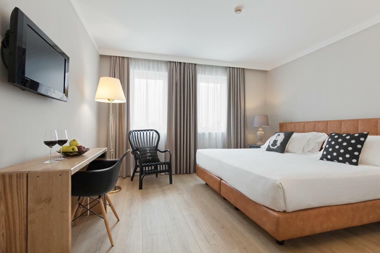 Hotel Leon D'Oro Роверето Экстерьер фото