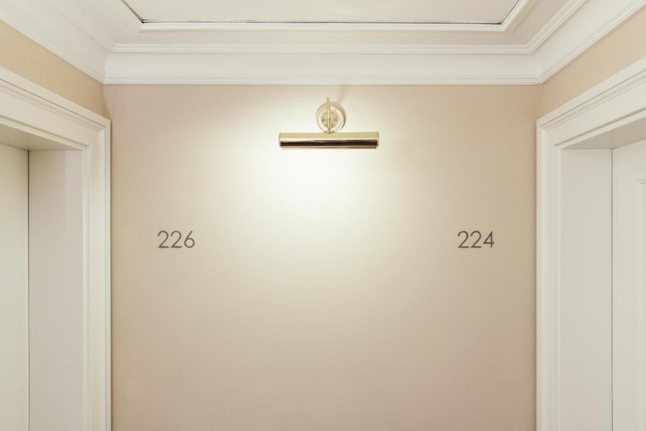 Hotel Leon D'Oro Роверето Экстерьер фото